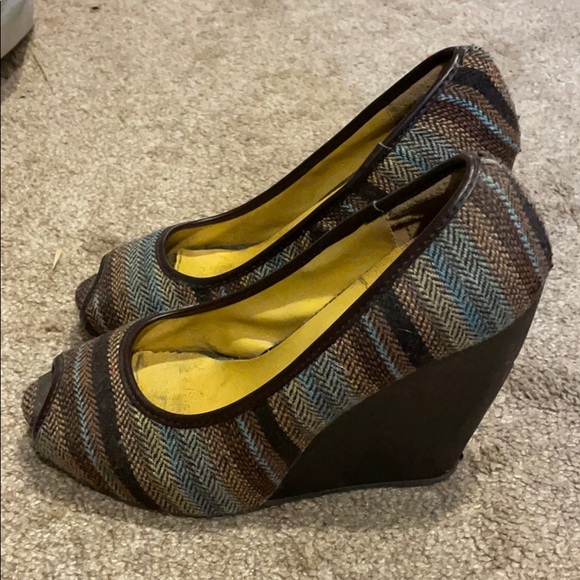 Platform Shoes - Picture 4 of 4